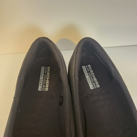 Skechers On The GO Dreamy Upscale Flats Slip On Shoes Womens Size 7 Black 136273 - Picture 4 of 10